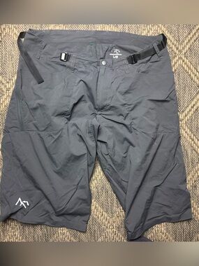 7Mesh Biking Bicycling Outdoor Shorts Men's Size L Large Gray
